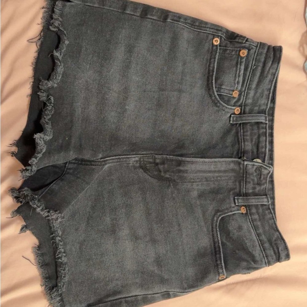 Women's Frayed Hem Denim Shorts